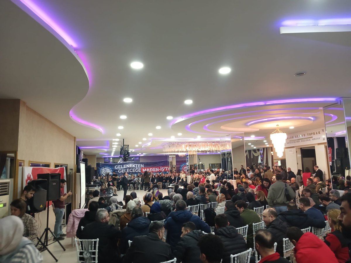 Grevci #SmartSolar işçilerinin dayanışma gecesinde, metal işçisinin örgütlü mücadelesinin yanındayız.  Büyük bir coşku ile başlayan geceye sınıf dayanışmasının gücü damgasını vuruyor. 
SEP Genel Başkanı'nı Güneş Gümüş'ün (<a href="/Gunes_Gumus_SEP/">Güneş Gümüş (yeni hesap)</a>)  geceye gönderdiği mesaj:

"Smart