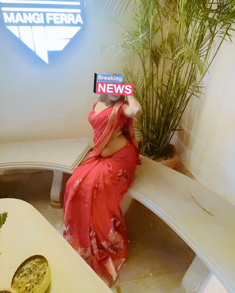 lily_islam87402's tweet image. ♥️where grace meets confidence and office colleagues make every workday brighter—celebrating timeless saree style with a modern professional touch. 

#sareefashion #modernwoman #officestyle #workwearfashion #modernsaree #corporatechic #elegantlook #womenatwork #professionalvibes