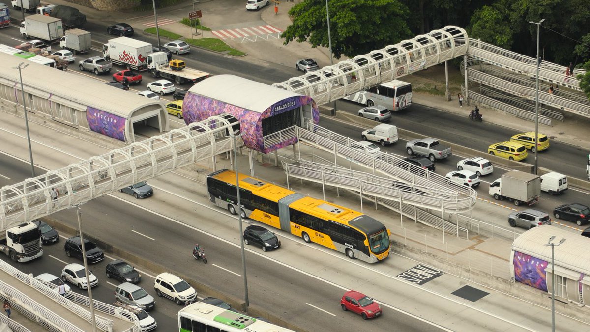 BusologiaMN's tweet photo. 🚌🚓 VIOLÊNCIA NO SISTEMA BRT

Uma mulher morreu e outra ficou ferida na manhã desta quinta-feira (25) após um assalto no BRT, na estação Rubens Vaz, em Bonsucesso, na Zona Norte do Rio.

Segundo informações, o assaltante atacou as vítimas com uma faca. https://t.co/RNBXhTYiC5