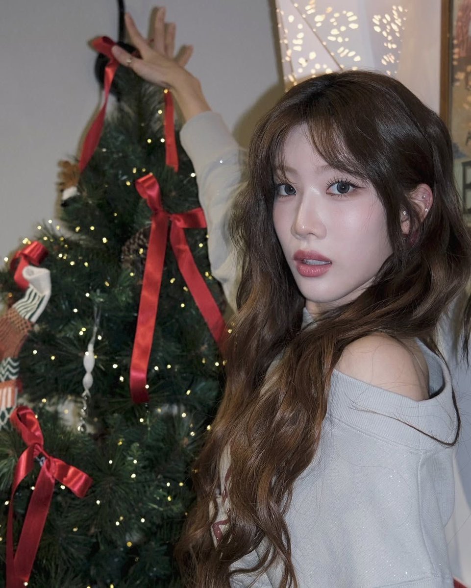 VALHXLLAS's tweet image. ༑

Merry Christmas mortals! 🎄🎁❄️
Unwrapped my presents last night, so it’s time for some breakfast and a nice chill day. 
Show me your Christmas hauls so I’m serious please!!!!! 

༑