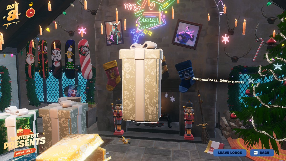 FemaleMrSavage's tweet image. Fortnite, what the fuck is this? i mean sorry for spending my time with my family instead of opening your fucking gifts, a lot of people doesnt have time to open a gift everyday like a streak, fix your shit @Fortnite, this is so boring.