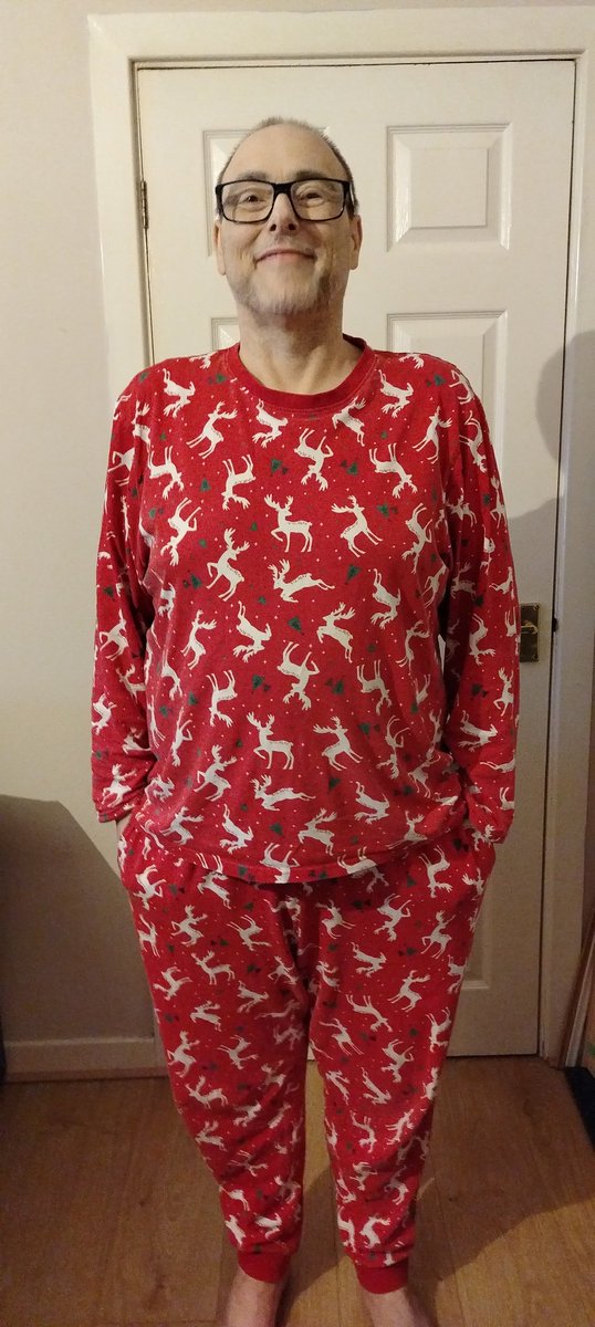 monkeyfun1001's tweet image. Just wanted to say Merry Christmas to everyone. I hope everyone got something they wanted. And I apologise for these photos but my inner Noddy Holder forced me to put on my Christmas PJ's. Just wishing you all Peace and Love. No matter what Race, Religion or Sexual Orientation ❤️