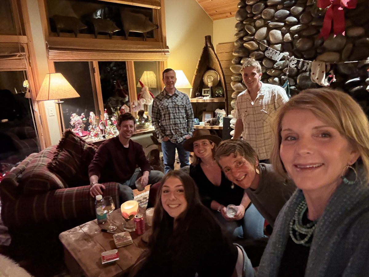 Congresswoman Susie Lee tweet media