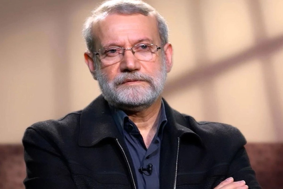 1374Hassan_A's tweet image. جناب دکتر لاریجانی، دبیر محترم شعام، آیا سرکوب دستمزد نیروهای نظامی در شرایط جنگی، مصداق بارز اقدام علیه امنیت ملی نیست؟
اگر دبیرخانه فقط با یک نامه میتواند به بهانه‌ی امنیت ملی مانع ابلاغ قانون حجاب شود، چرا برای جلوگیری از سرکوب دستمزد نیروهای نظامی و حفظ امنیت کشور نامه نمیزند