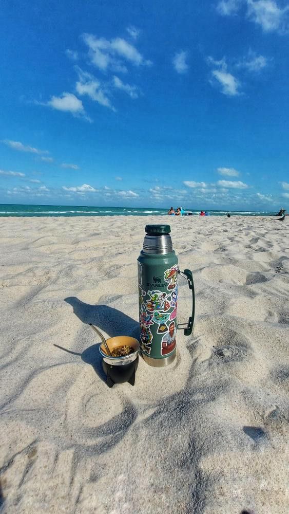capturedeviaje's tweet image. playa+mate lo mejor😍😍