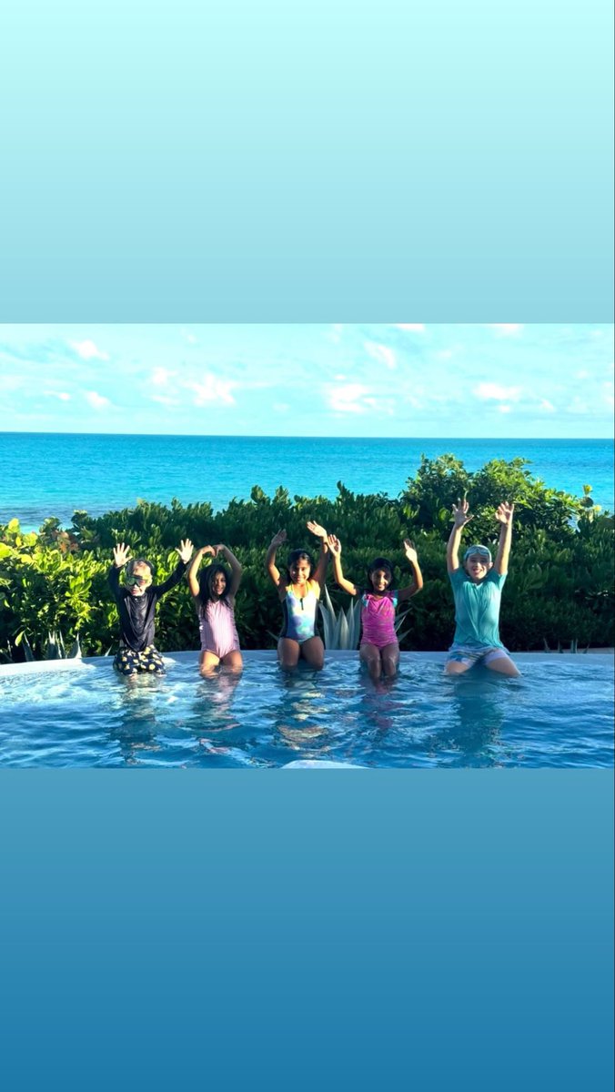 FbaObsessed's tweet photo. #NFLonNetflix Happy Holidays from Turks and Caicos! https://t.co/vmvgSYuIIo