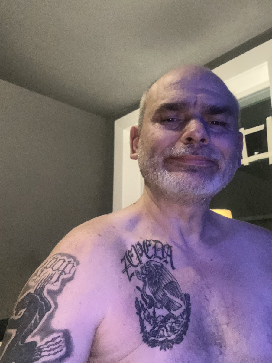 Carr8472's tweet photo. @Rose12snd hi beautiful and sexy woman. My name is Pete and I’m 53 years old and single and I’m from Wisconsin. I would love to get to know you. https://t.co/AlxwwLqvps