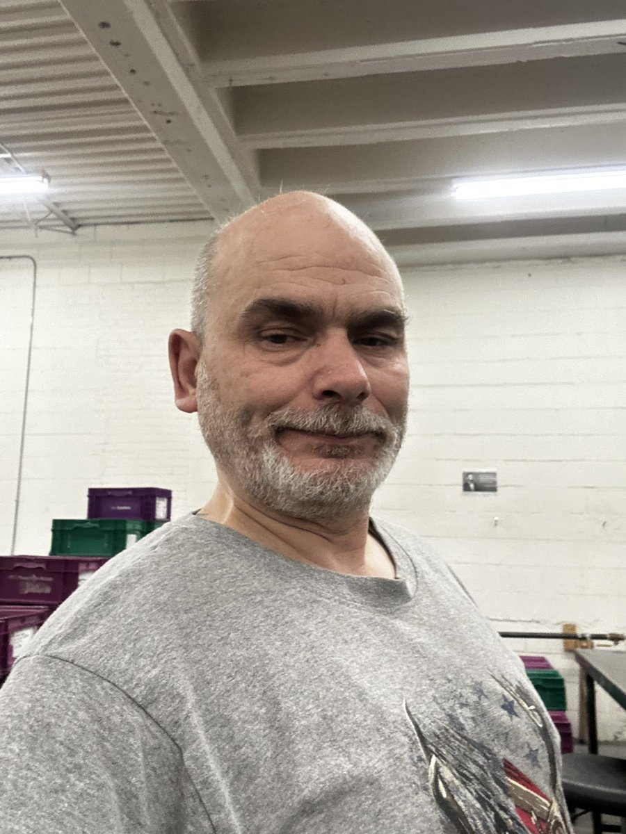 Carr8472's tweet photo. @RubyJohn4an hi beautiful and sexy woman. My name is Pete and I’m 53 years old and single and I’m from Wisconsin. https://t.co/Kl3ISCRzvD