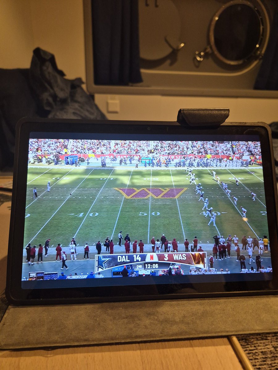 Waiting for the <a href="/Vikings/">Minnesota Vikings</a> game in 16 ft(5 meter) seas in the North Sea(Norway) #NFLonNetflix <a href="/ScottHanson/">Scott Hanson</a> <a href="/NFL/">NFL</a>