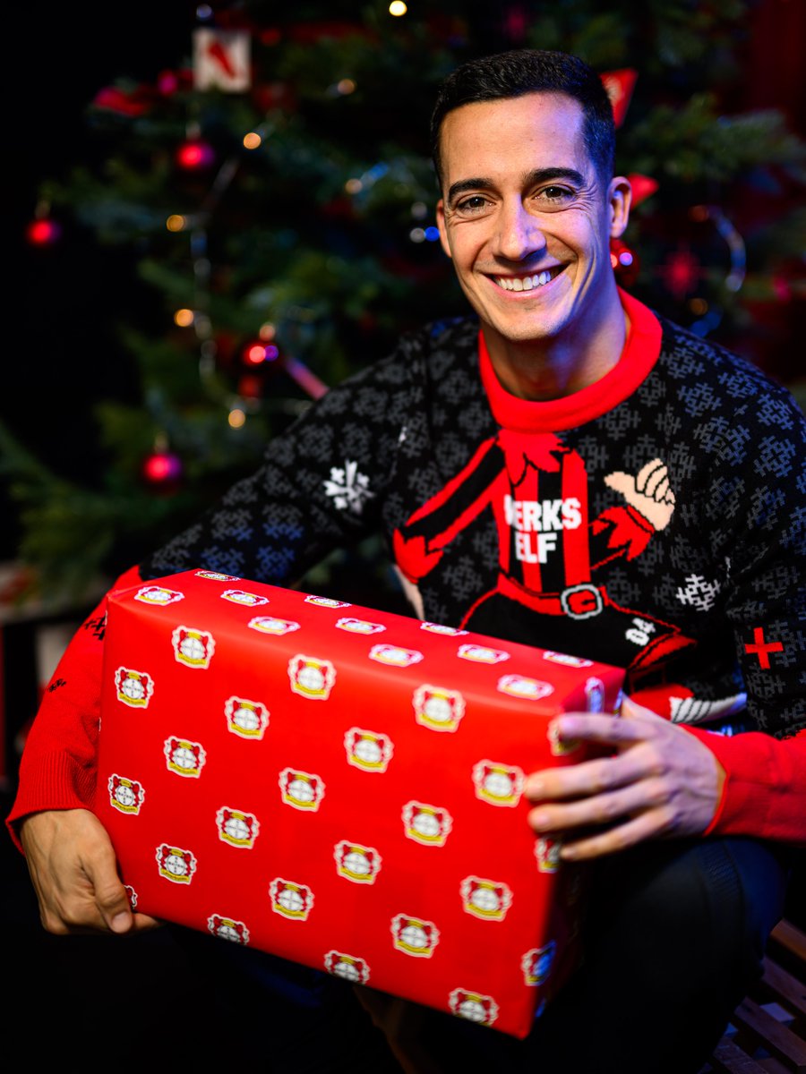 bayer04_es's tweet image. 🎁🎅🏼🎄

#SomosBayer04 ❤️🖤