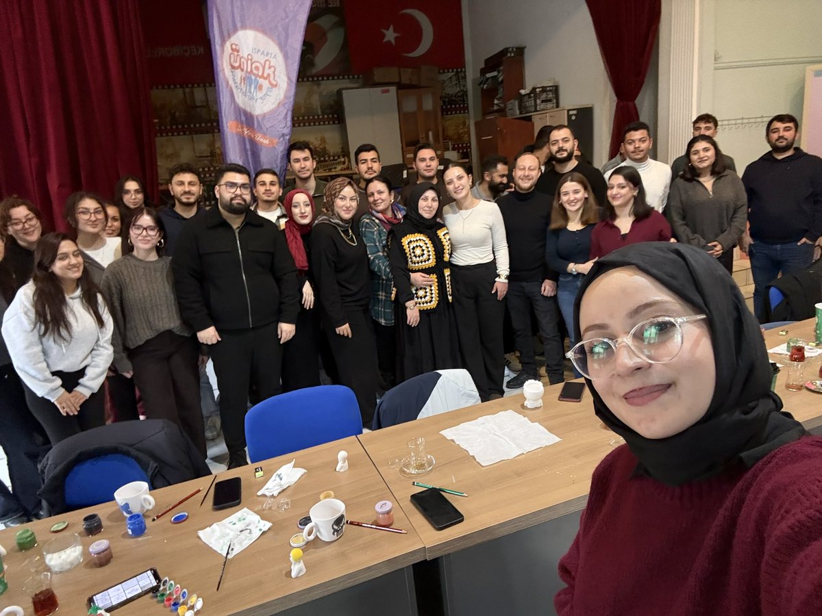 uniakisparta's tweet photo. Boyadık mı? Boyadık 🎨
Eğlendik mi? Fazlasıyla 😄
Isparta ÜNİAK mı? Her zamanki gibi iddialı 🔥😎
@avyusufibis 
@FatihAydemir45 
@UniakGM 
@Hioz32 
@aecanoruc21 
@SeherFirdevs https://t.co/5VcmUYbc6a