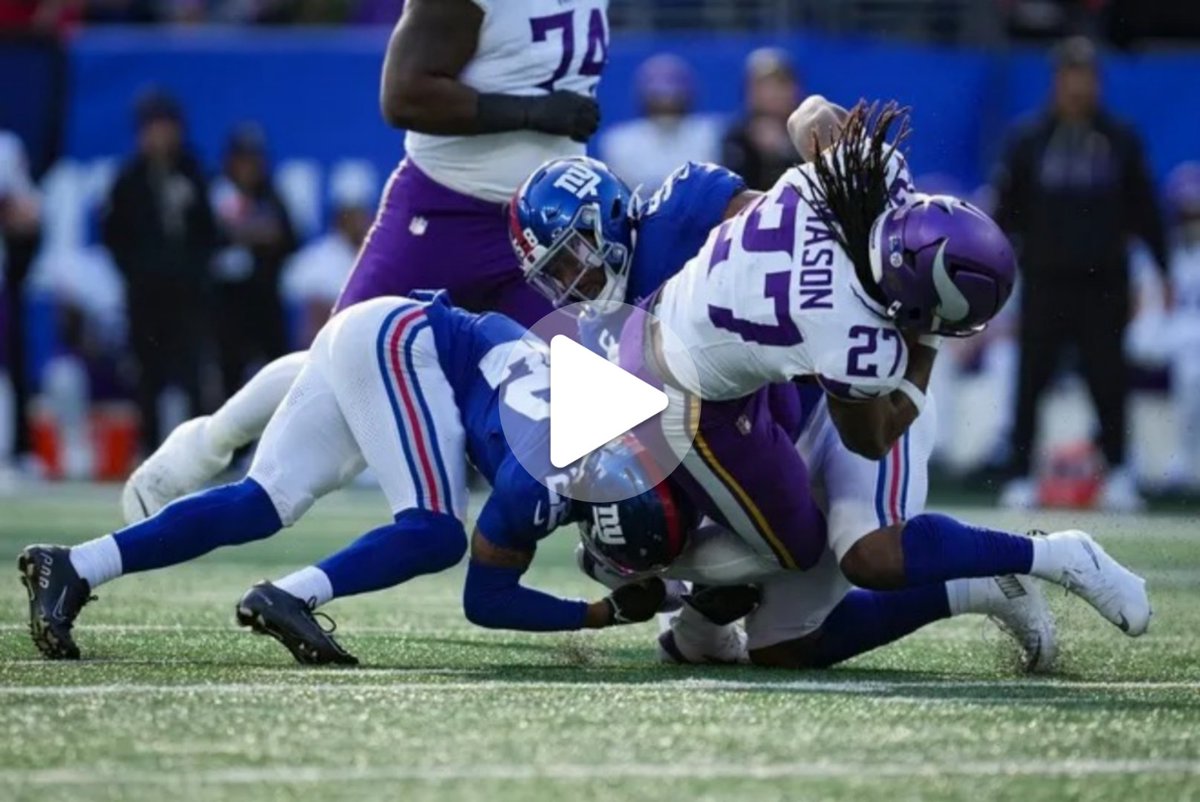 SportVisionAi's tweet photo. 🎄 CHRISTMAS NIGHT FOOTBALL! 🦁⚔️🟣

Detroit Lions vs. Minnesota Vikings. This game is going to be massive for the NFC North title! 🔥

💬 Who are you picking to win? ❤️ = Lions 🔁 = Vikings

📺 Watch Game Preview &amp; Live Updates Here: 👇 https://t.co/I0i0gidgpw

#Lions #Vikings https://t.co/RQ8YzgjJ7x