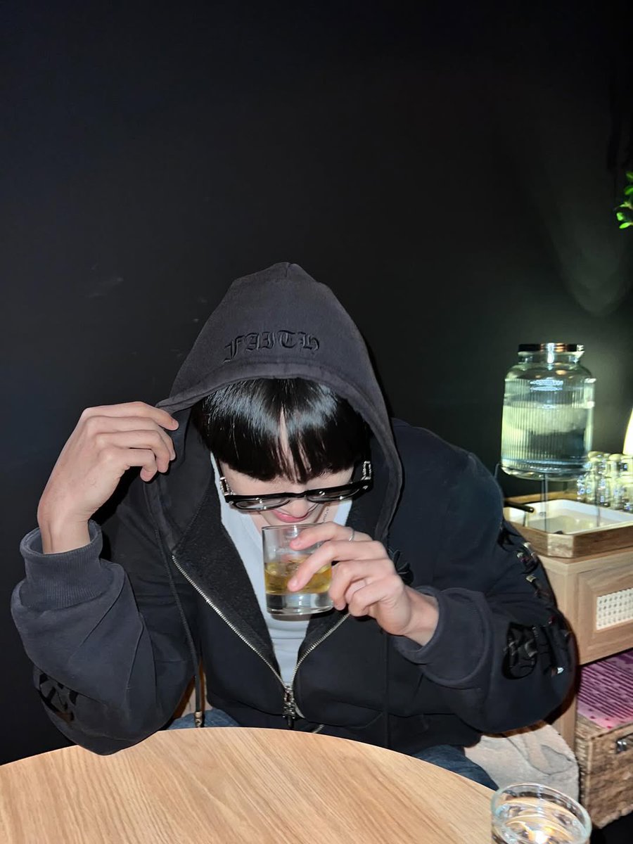 _miraepics's tweet photo. 251226 SANGMIN (@/yesyourl) ig post update (1/2)!

“Prettyntuff💀”

#MIRAE #미래소년 #카엘 #KHAEL #이상민 #SANGMIN https://t.co/zclGDBiKdq