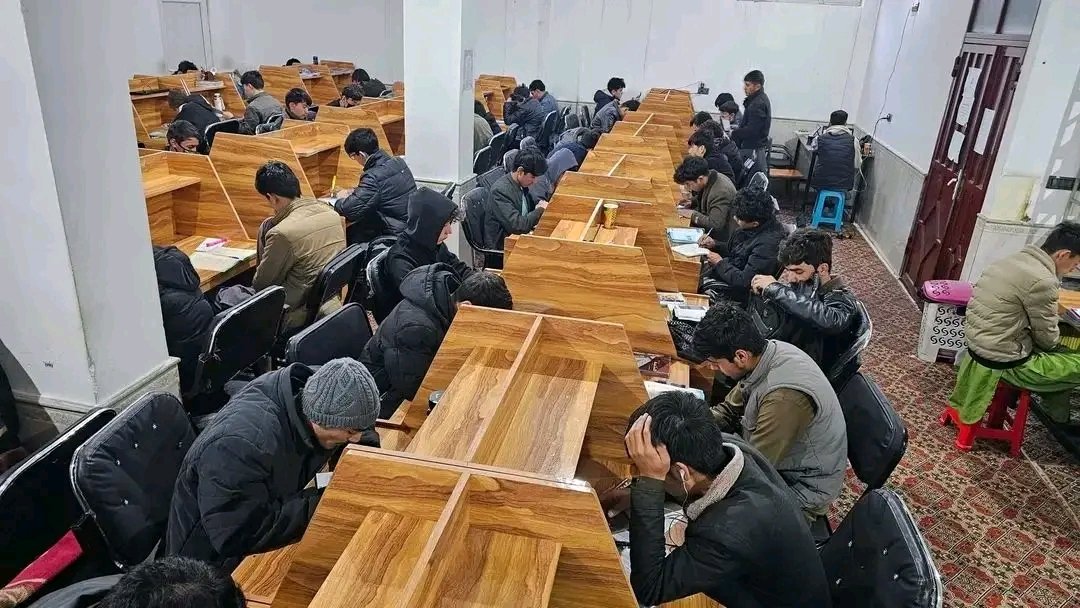 اشتباه فکر نکن چین نیست 
وطن خود ما هست 
کابل دشت برچی بلی شهر عشق 💛🤍💙

#StopHazaraGenocide
