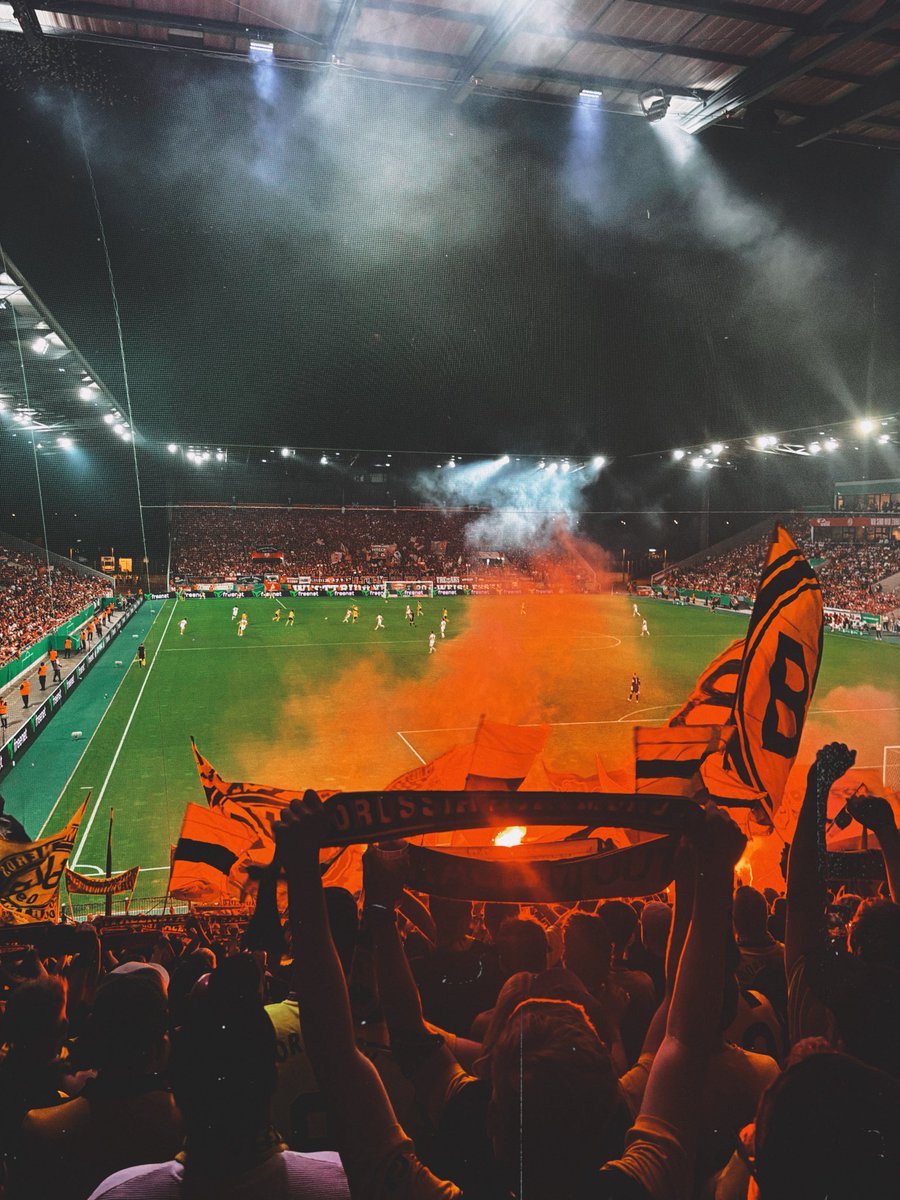 PennStateHoodie's tweet photo. Borussia Dortmund. 2025. 

Bis in die Ewigkeit. https://t.co/LP6L5ZcdtZ