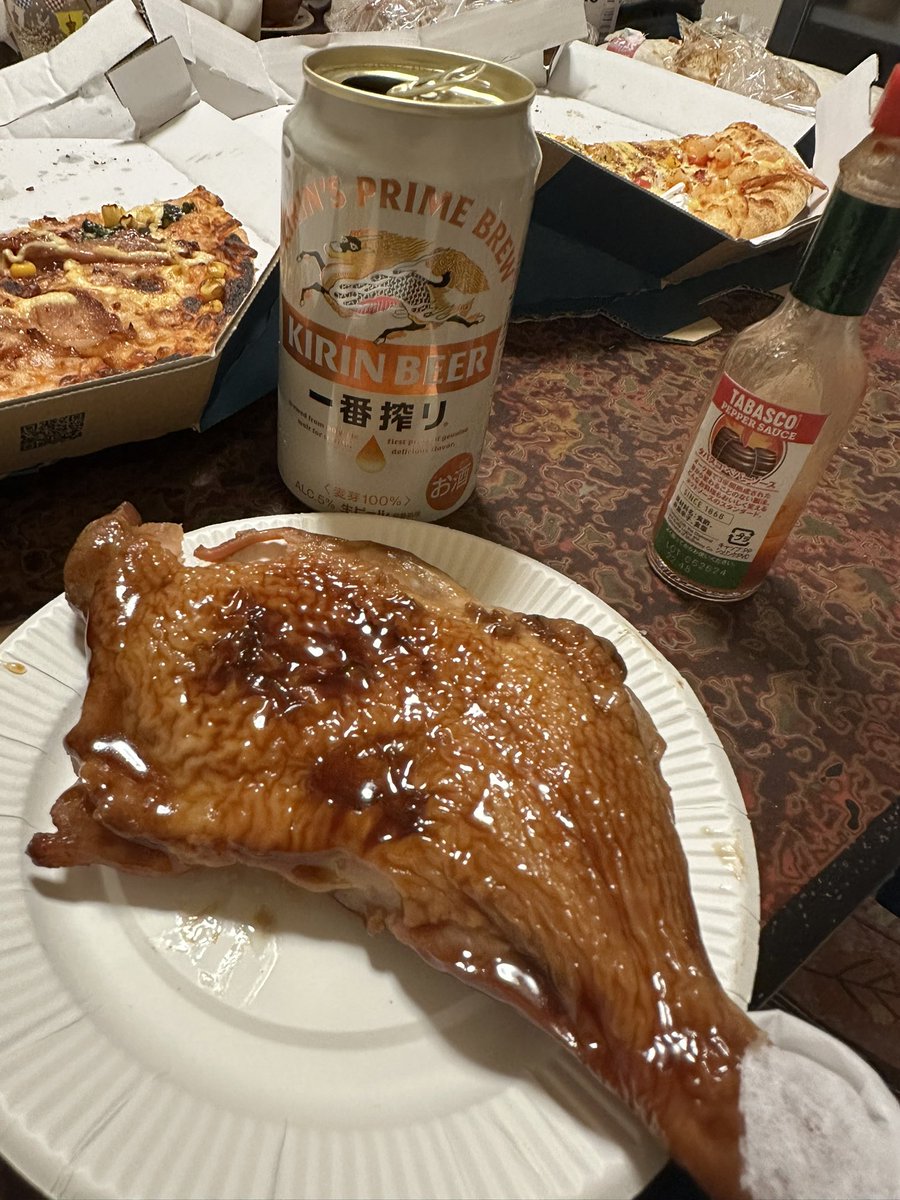 katatakukaigo's tweet photo. 昨日の夜ご飯🍴
第六回忘年会🍺
久々にピザ食べれた🍕

おはようございます🙇
今日も宜しくお願い致します🔨

やっと金曜日ですね✨

今日で仕事納めが多いのかな🔚
自分は明日まで仕事です😖

本日は一日大掃除します🧹

最後まで無事故無災害で
過ごして下さい✋ https://t.co/7lAIqjXwba