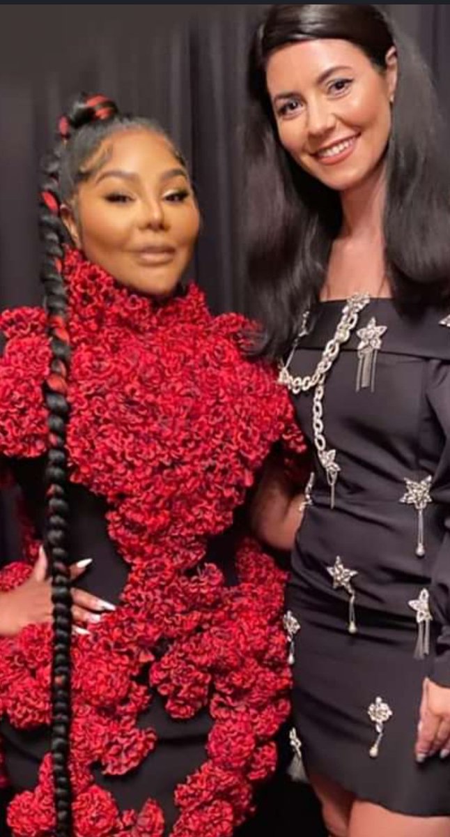 LilKimandMARINA's tweet photo. Pretend they have santa hats https://t.co/2whcK8TnVY