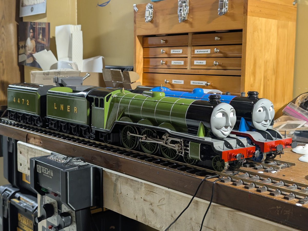 Hopefully in the near future he'll get more photos with Gordon, but for now I have to rest. 😪