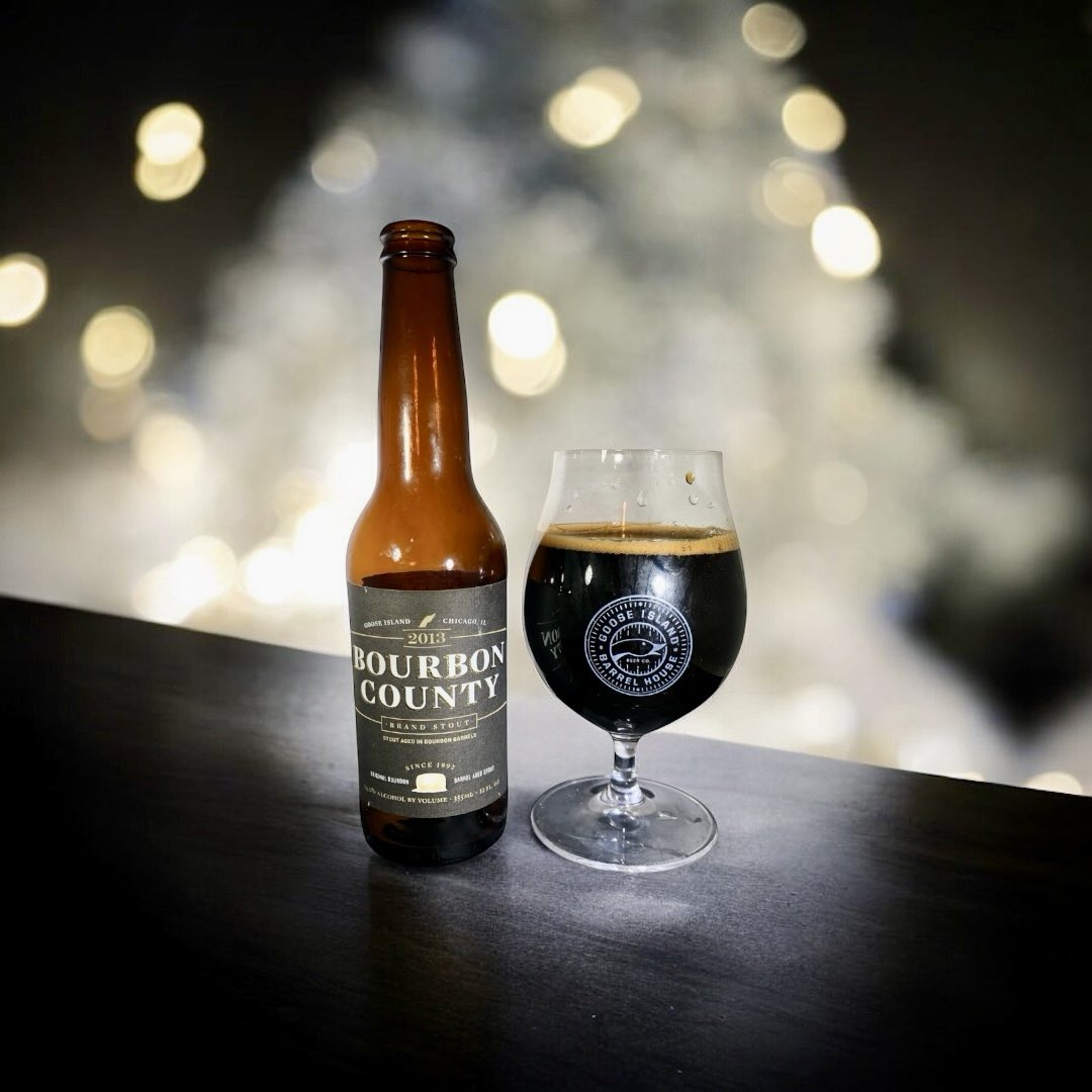 BeerAdviser's tweet photo. 📜 BCBS 2013 – @GooseIsland (14.9% ABV)
The pillar of barrel-aged stouts. Flawless. Perfect integration of 14.9% heat. Dark chocolate, molasses, oak. Thick, velvety.
One sip, you get the picture.
Rating: 5.0/5.0
#TheBeerAdviser #BCBS #BourbonCounty #PerfectScore https://t.co/Rt5PfdZpsX