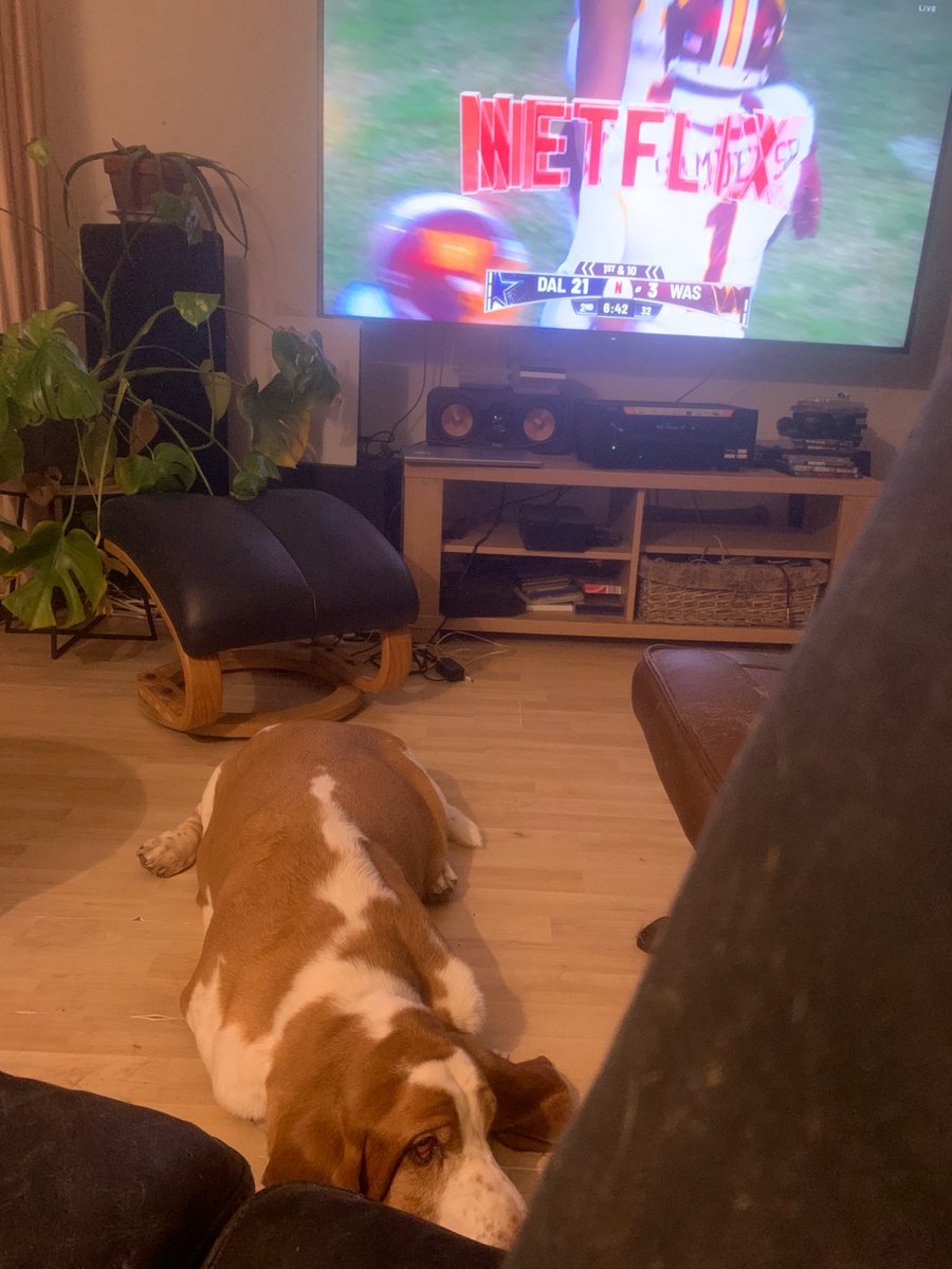 DavidJouke's tweet photo. #NFLonNetflix 

Watching from The Netherlands🇳🇱
Love you Scott Hanson. https://t.co/v8YNzgFi57