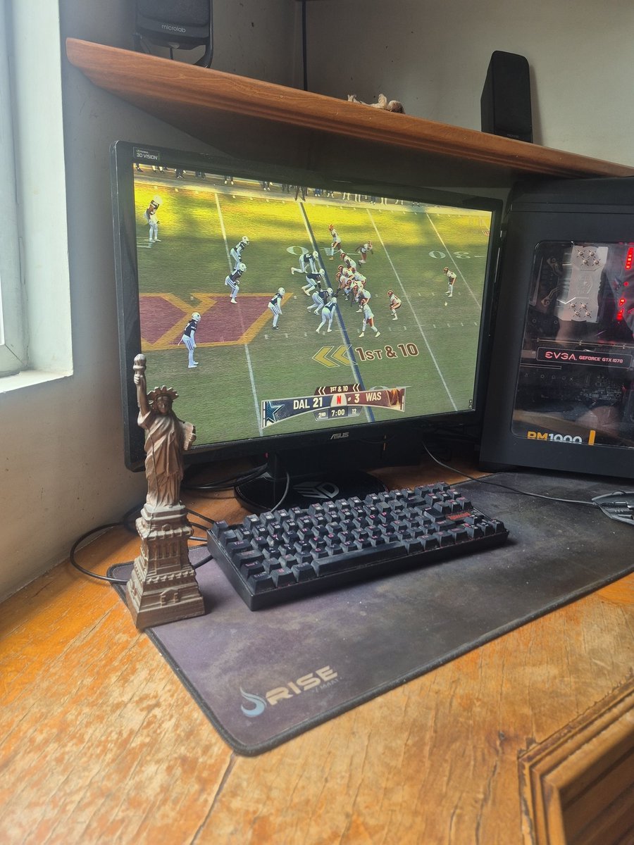 luluc4s's tweet photo. #NFLonNetflix from brazil ! Great game, I do understand what I am watching ! Merry Christmas https://t.co/foql9i8PTh