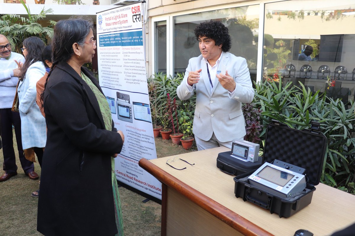 CSIRCRRI's tweet photo. 3/4
The 2nd - Portable Light &amp; Glare Measurement System
•Bench-top system bringing laboratory-grade precision to the field.
•Light-related research across transportation, aviation, health domains, etc.
@vinodkarar @CSIR_IND @DrJitendraSingh https://t.co/WJYPZHT5bZ