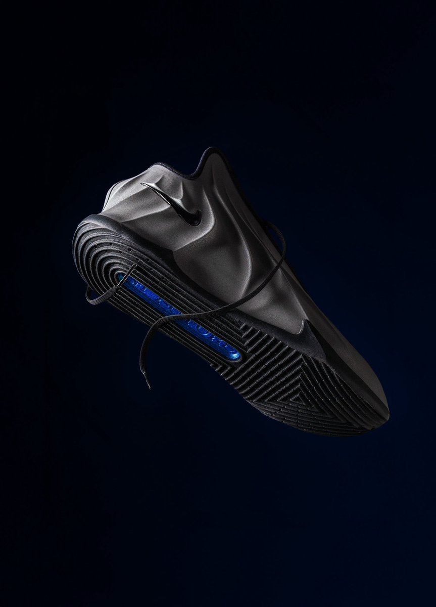cultivatingcool's tweet photo. Nike GT Future.

Some designs don’t make sense until they’re lived in.
This one isn’t about first wear.

A closer look at the Nike GT Future from Nike Basketball - sculptural, experimental, and designed to age with use.

#NikeGTFuture #NikeBasketball https://t.co/RLro3RyNFK