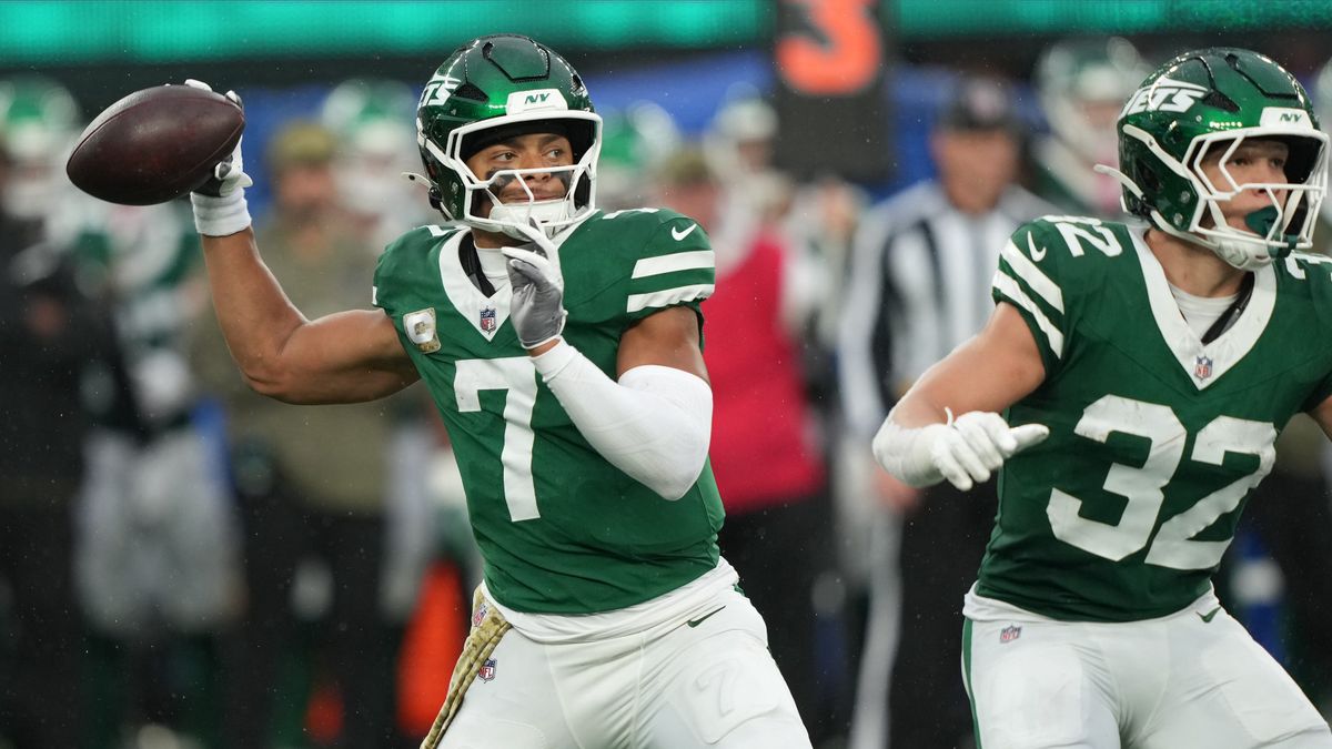 The New York Jets appear willing to take on a massive dead cap hit to move on from QB Justin Fields. jetswire.usatoday.com/story/sports/n…