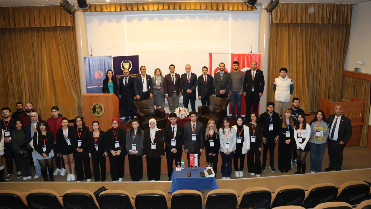 Kuzey Kıbrıs Türk Cumhuriyeti (KKTC) Ankara Büyükelçisi İsmet Korukoğlu Öğrencilerimizle Bir Araya Geldi.

Detaylar 🔗 mersin.edu.tr/haberler/39729…

#MersinÜniversitesi