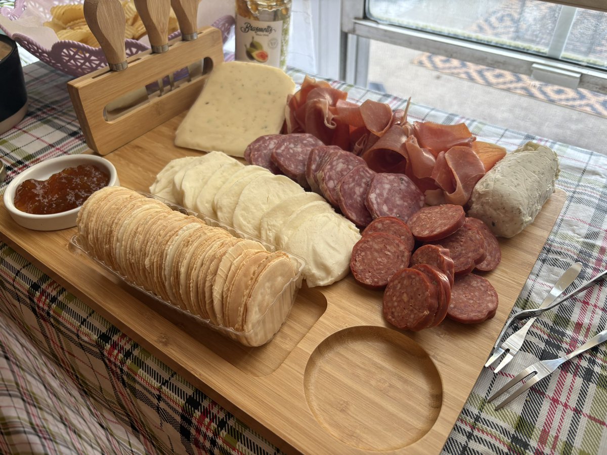 e - The Bratt Pack tweet media