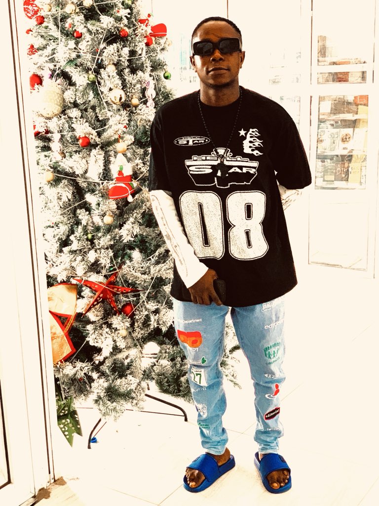 sharagidi59's tweet photo. Merry Christmas 🎄 https://t.co/ttKVsyeFrK