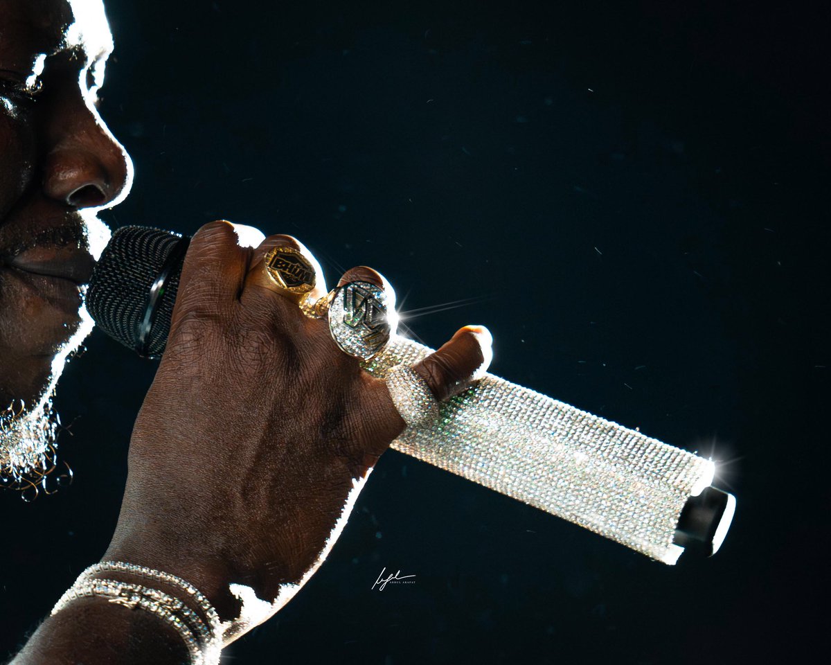 _abdularafat's tweet image. A DECADE IN, STILL CARRYING FIRE WHERE DARKNESS GOT COMFORTABLE!! THE TORCHER!!!! 🔥🔥🔥 
@stonebwoy #Torcher #BHIMFEST25 #concertphotography #BhimFestAt10 #Stonebwoy #SonyAlpha