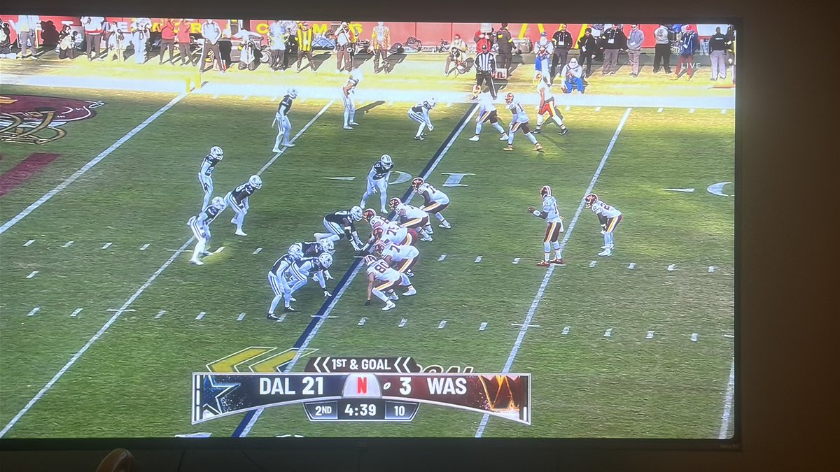 zanc51's tweet photo. Saludos desde Guadalajara, Jalisco, México #NFLonNetflix https://t.co/Q61Qf4iAdi