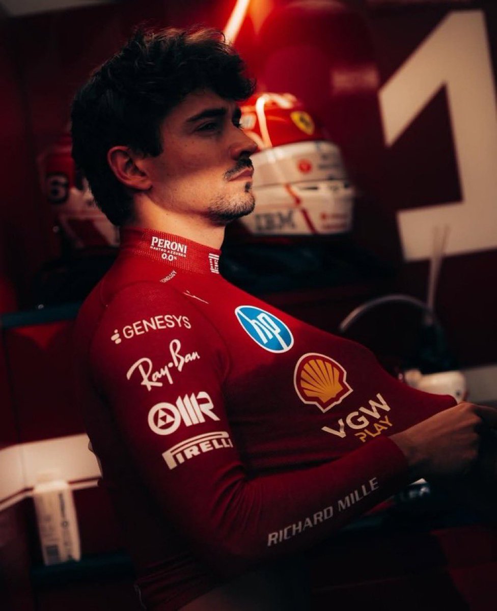 p1npaddock33's tweet image. 서로 기억하는 모습이 어릴 때뿐이고
이후로는 남들마냥 외부에 비춰지는 모습만 봐와서 서로를 대차게 오해하는 1633

33은 진심으로 16 올라온 거 보고 잘해주고 싶고 붙는 거 좋아하는 거임 그치만 정작 16은 남들한테는 가시 세우는 놈이 지한테만 그러니까 얜 나를 경쟁자로도 생각 안 하나 싶은