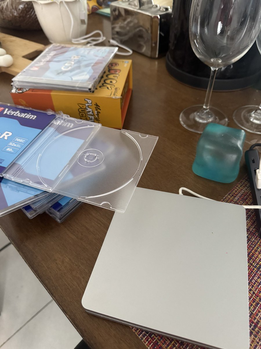 Ando quemando CD’s como en la prehistoria