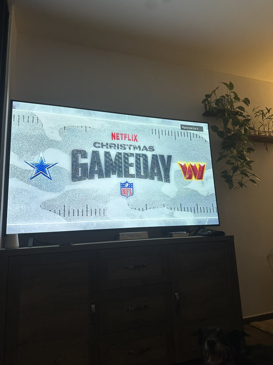 From Italy 🇮🇹

#NFLonNetflix