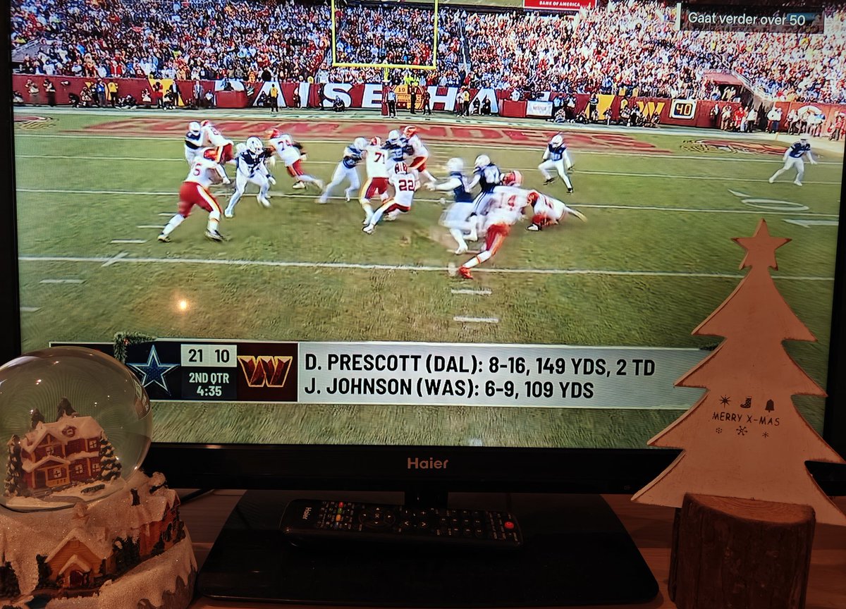 TrochRaf's tweet photo. Watching the game from out of Belgium 🇧🇪 #NFLonNetflix https://t.co/9FOn2iiMt7