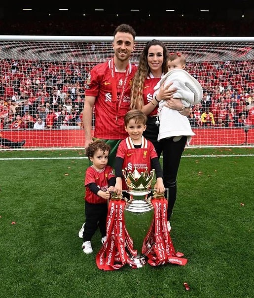 AnfieldEdition's tweet image. Diogo Jota’s sons (Dinis and Duarte) will accompany the match-day mascots when his former clubs Liverpool and Wolves play on Saturday.

❤️❤️❤️