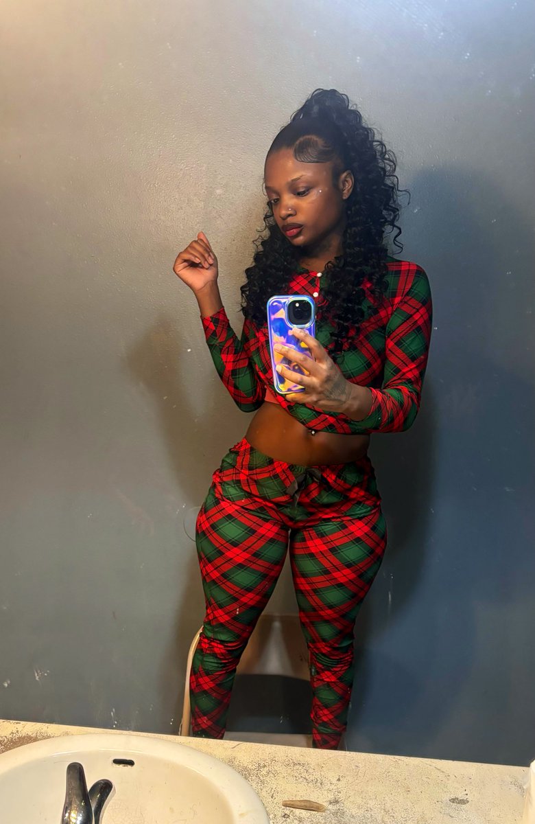 scarsofantasy's tweet image. Merry Christmas 🎄