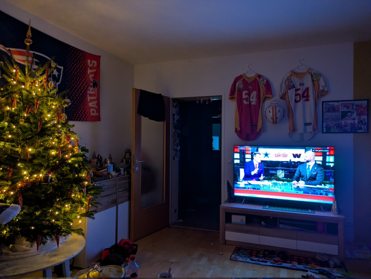 Watching from Austria 🎄🇦🇹🫶🏽 #NFLonNetflix