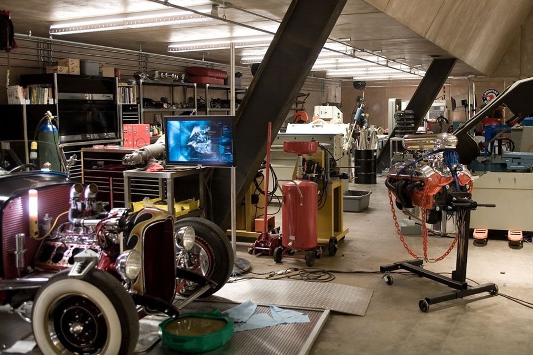 side project ideas if you want to get started in robotics:

you don’t need a lab. you need a problem small enough to finish.

start here:

• line follower → control, sensors, tuning, reality check
• self-balancing robot → pid, dynamics, feedback loops
• obstacle-avoiding