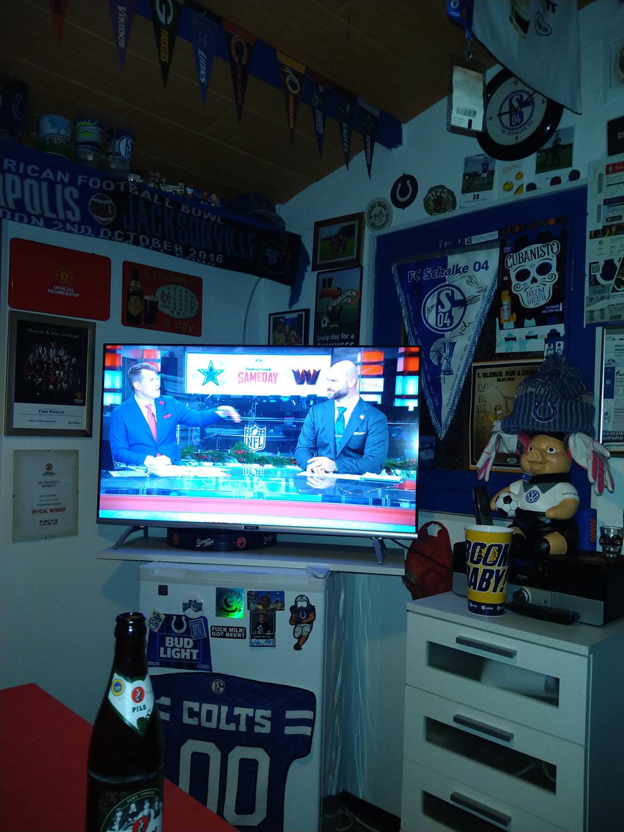 TPS04's tweet image. Cheers and happy Hollydays from germany 🇩🇪🇩🇪 #NFLonNetflix