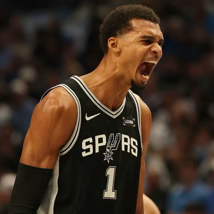 VICTOR WEMBANYAMA CE SOIR : 

19 POINTS
11 REBONDS
2 ASSISTS
6/12 FG | 2/3 3-PTS | 5/5 FT
⏱️ 26 MINUTES

ET UNE NOUVELLE VICTOIRE FACE AUX CHAMPIONS EN TITRE ! 😵‍💫✅