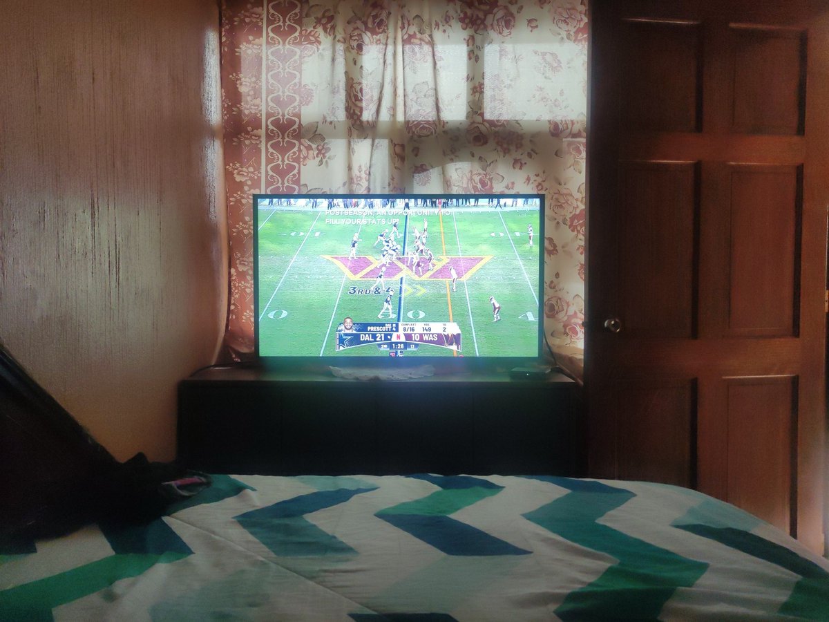 ja1gam's tweet photo. Hello from Guatemala city #NFLonNetflix https://t.co/OsEQJY8H9f