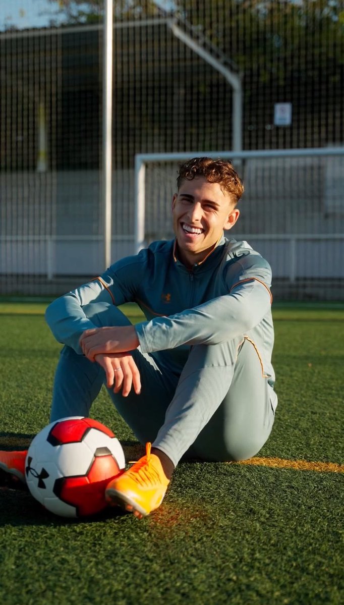 Somhiseremfcb's tweet image. ¿Xavi o Iniesta?

🗣️Fermín: “Mamá o Papá 😁😂 .. Ambos.”