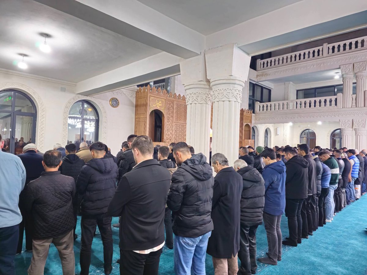 Regaib Kandili Dualarla İdrak Edildi 🤲
Bismil İlçe Müftülüğü koordinesinde Regaib Kandili dolayısıyla Kurtuluş Camii’nde Mevlid programı gerçekleştirildi. İlçe Müftüsü Dr. Enver Polatoğlu’nun sohbeti, yatsı namazı, Kur’an-ı Kerim, Mevlid ve ilahilerle program dua ile tamamlandı