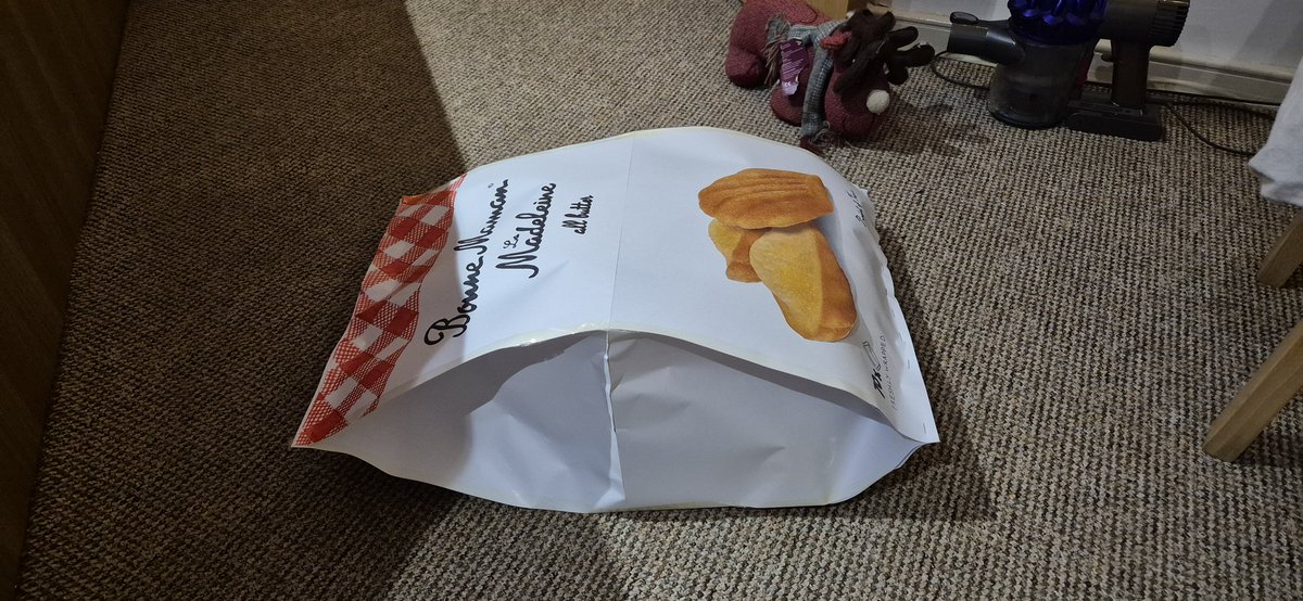 softpinkspo's tweet photo. Now my sister has opened it, I can officially reveal Big Bonne Maman. Hand crafted by me.

The mother lode of madeleines. https://t.co/XA6B7zbLsp