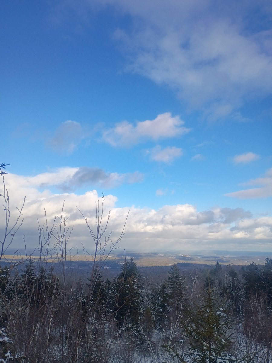 Blessed to be in the 603 Manchester to the north on a clear day you can make out the Boston skyline 🇺🇸