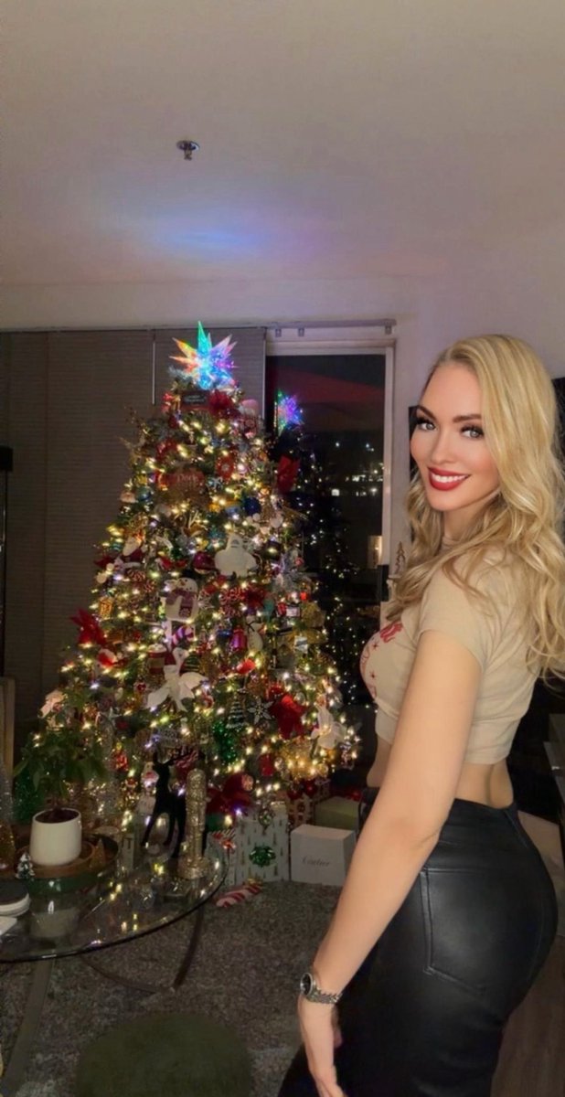 The holiday season always reminds me what truly matters ✨ slowing down, leading with love, and holding onto the moments that feel like magic 🤍🎄 Merry Christmas everyone! #HolidaySeason