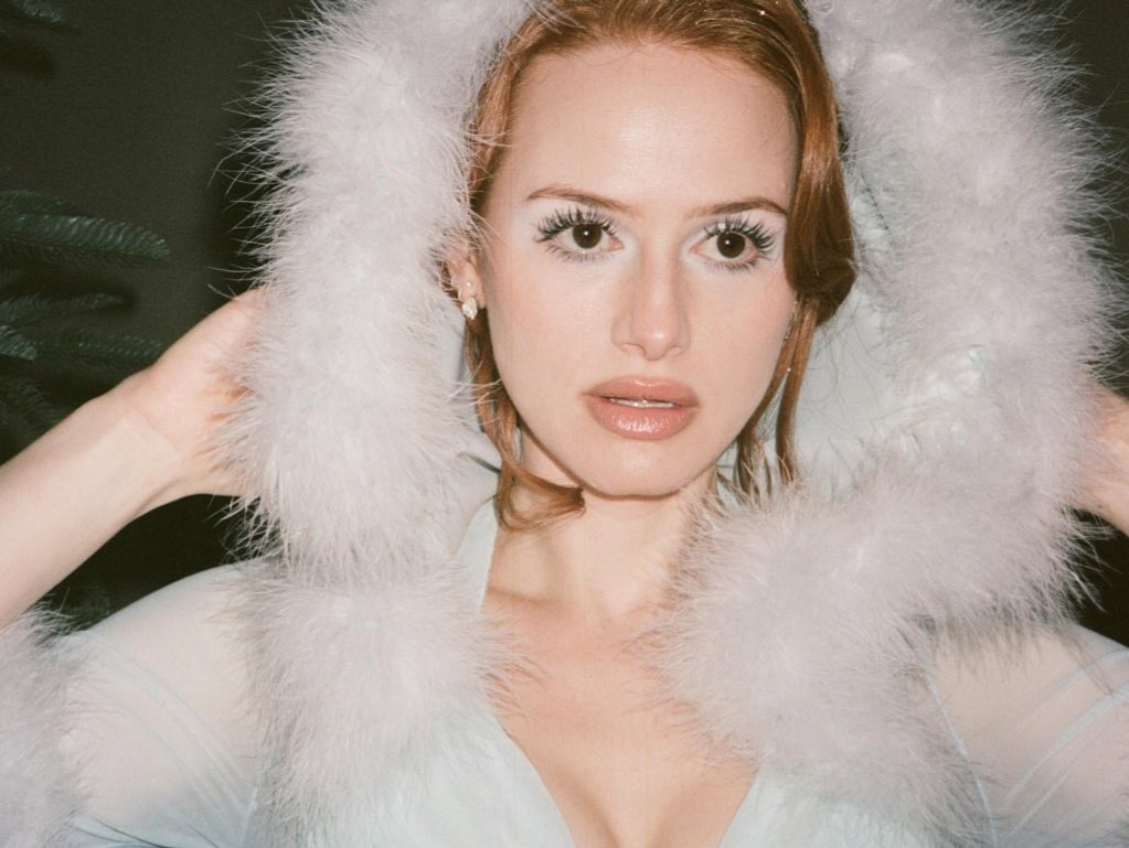 madelaine petsch bot tweet media